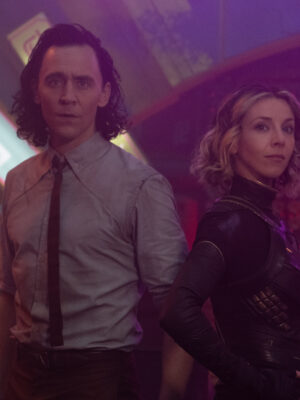 (L-R): Loki (Tom Hiddleston) and Sophia Di Martino in Marvel Studios' LOKI, exclusively on Disney+. Photo by Chuck Zlotnick. ©Marvel Studios 2021. All Rights Reserved.